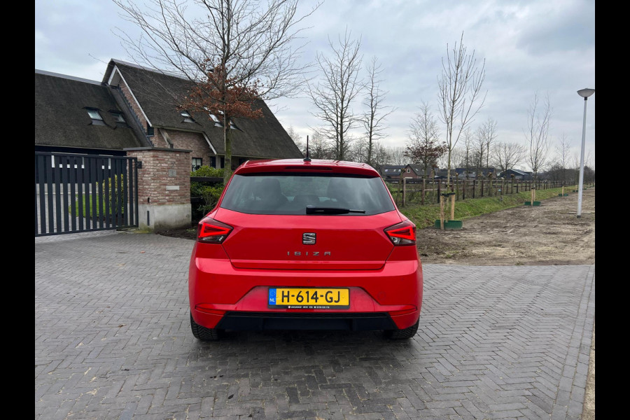 Seat Ibiza 1.0 TSI Style Business Intense | Apple Carplay | Navigatie | 17 Inch Velgen | Camera | NL-Auto |