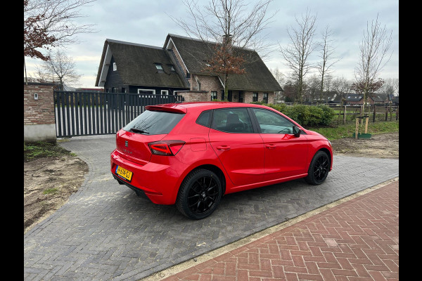 Seat Ibiza 1.0 TSI Style Business Intense | Apple Carplay | Navigatie | 17 Inch Velgen | Camera | NL-Auto |