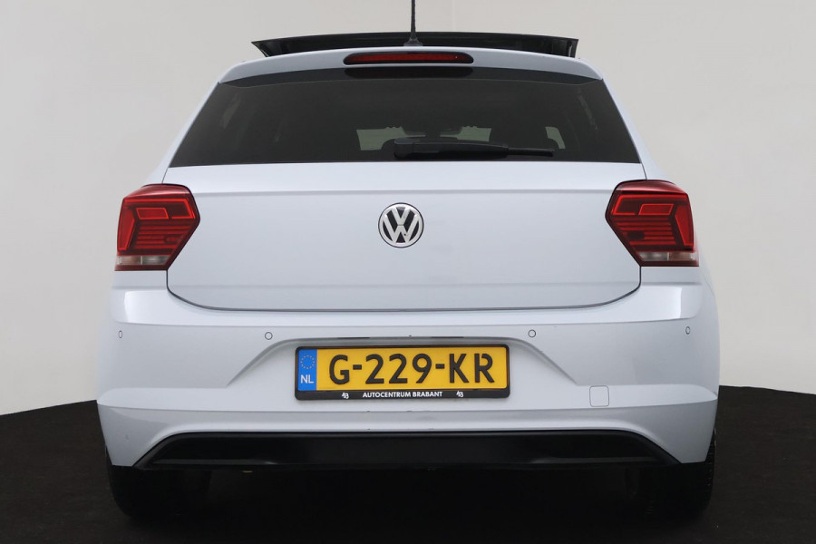 Volkswagen Polo 1.0 TSI Highline (PANORAMADAK, PARKEERSENSOREN, LED, ADAPTIVE CRUISE, NAVIGATIE, CARPLAY, GOED ONDERHOUDEN)