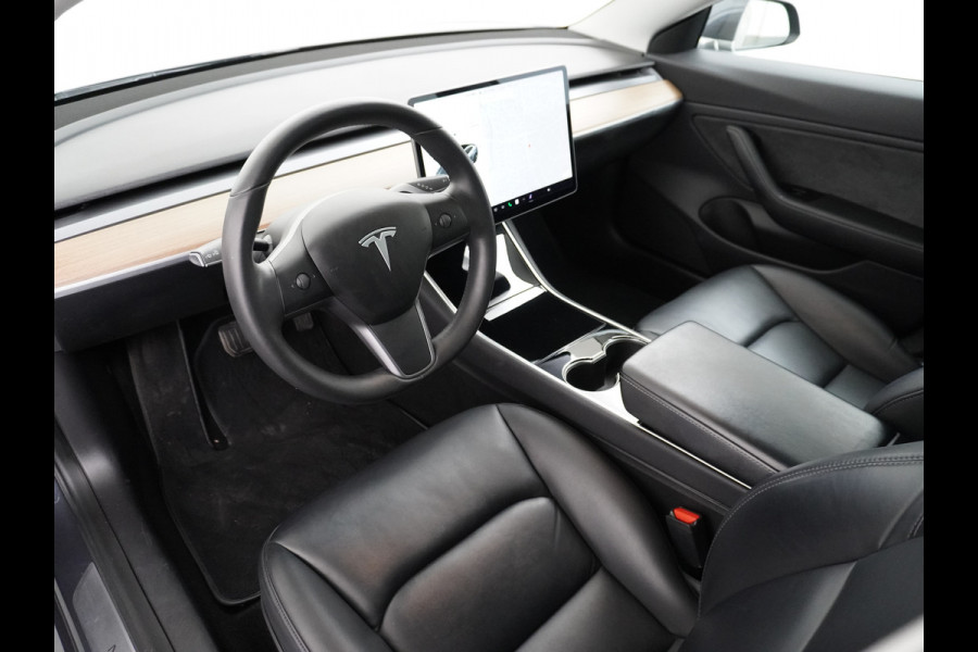 Tesla Model 3 Long Range 75kWh 463PK FSD-Full Self Driving Computer-3 Premium Audio 4wd  18" Lmv AutoPilot Panoramadak Camera's Leder Adaptive Stoel en achterbank verwarming Keyless Electr.Stoelen+Memory+Easy-Entry WiFi Origineel Nederlandse auto Grootste accu, Tot 16,5kwh thuis laden.