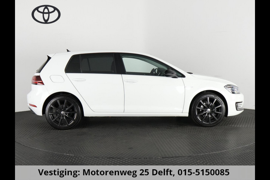 Volkswagen e-Golf FULL ELECTRIC.136 PK.WARMTEPOMP. ACCU 99 %!!! DIGITAAL DASHBOARD. ALS NIEUW TOT 2 JAAR GARANTIE *