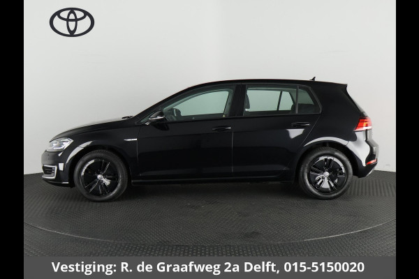 Volkswagen e-Golf Black Edition 100 kW | Navigatie | Climate Control | Lichtsensor |