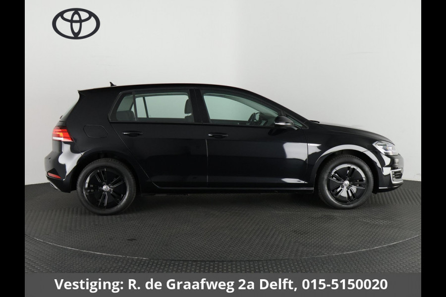 Volkswagen e-Golf Black Edition 100 kW | Navigatie | Climate Control | Lichtsensor |