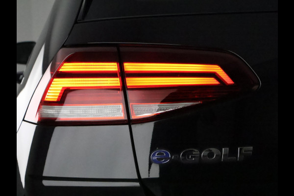 Volkswagen e-Golf Black Edition 100 kW | Navigatie | Climate Control | Lichtsensor |