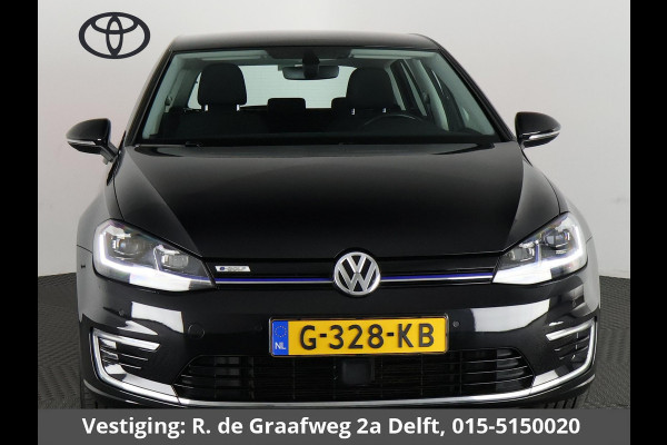 Volkswagen e-Golf Black Edition 100 kW | Navigatie | Climate Control | Lichtsensor |