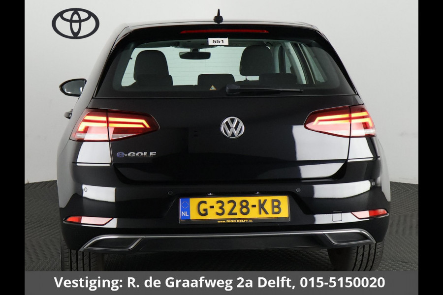 Volkswagen e-Golf Black Edition 100 kW | Navigatie | Climate Control | Lichtsensor |