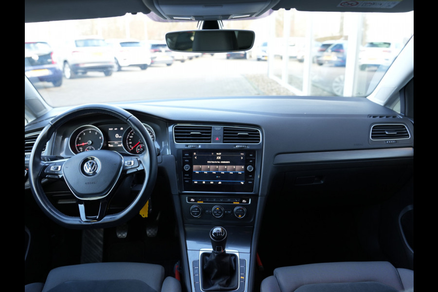 Volkswagen Golf 1.0 TSI Comfortline Business | Navigatie | Climate Control | Stoelverwarming