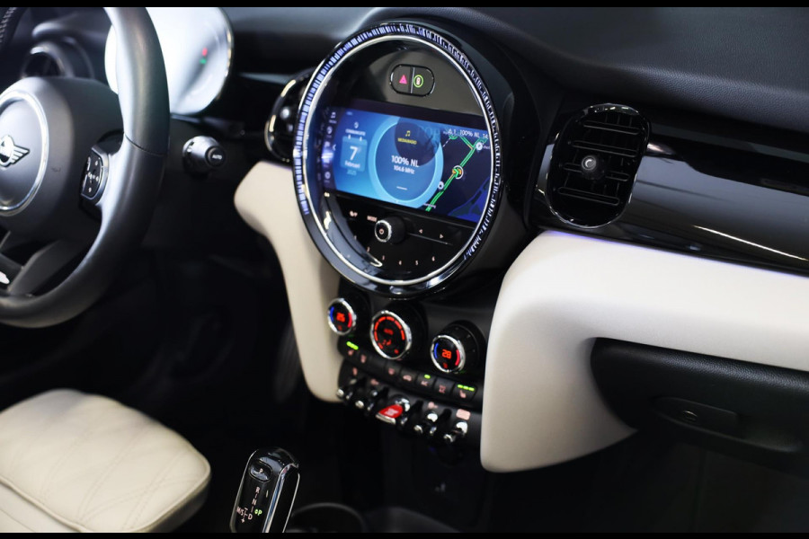 MINI Cabrio 1.5 Cooper JCW Pakket / Aut / Navi / Cc / Leder / Digital Cockpit / Sfeerverlichting / Windscherm / Led / Pdc