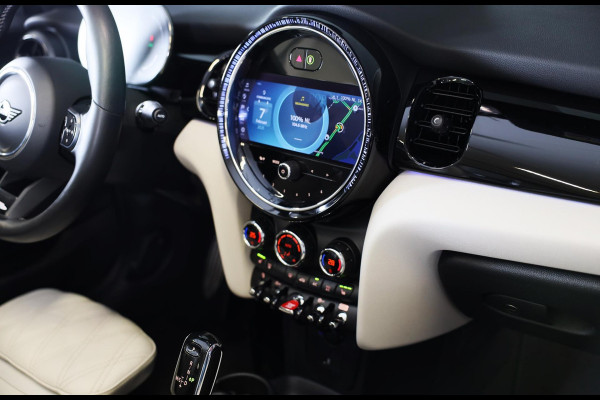 MINI Cabrio 1.5 Cooper JCW Pakket / Aut / Navi / Cc / Leder / Digital Cockpit / Sfeerverlichting / Windscherm / Led / Pdc