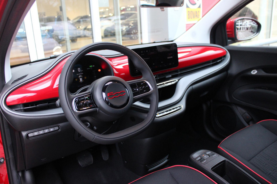Fiat 500E RED 95PK 24 kWh | NAVIGATIE | APPLE CARPLAY/ANDROID AUTO | LANE ASSIST | CRUISE CONTROL | CLIMATE CONTROL | DAB+ RADIO | NIEUWE AUTO! |