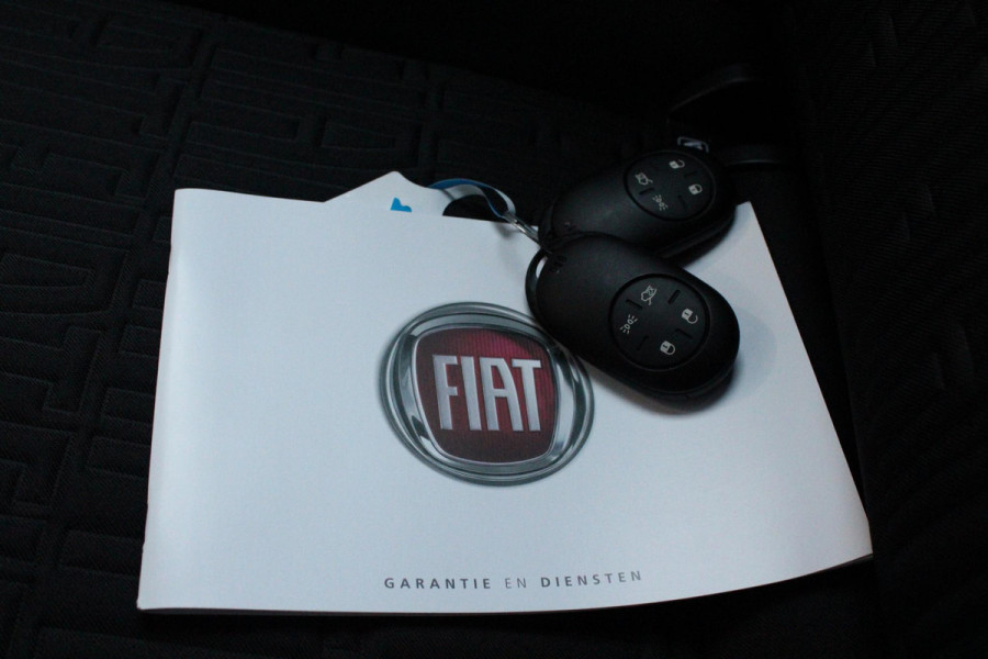 Fiat 500E RED 95PK 24 kWh | NAVIGATIE | APPLE CARPLAY/ANDROID AUTO | LANE ASSIST | CRUISE CONTROL | CLIMATE CONTROL | DAB+ RADIO | NIEUWE AUTO! |