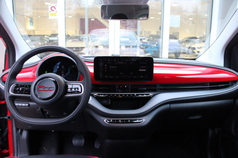 Fiat 500E RED 95PK 24 kWh | NAVIGATIE | APPLE CARPLAY/ANDROID AUTO | LANE ASSIST | CRUISE CONTROL | CLIMATE CONTROL | DAB+ RADIO | NIEUWE AUTO! |