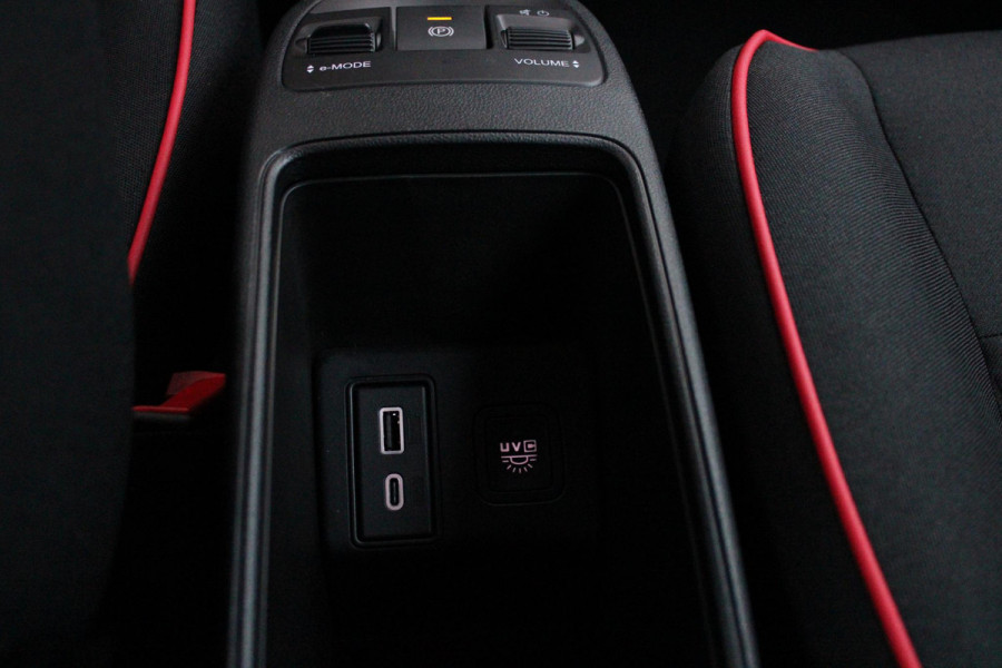 Fiat 500E RED 95PK 24 kWh | NAVIGATIE | APPLE CARPLAY/ANDROID AUTO | LANE ASSIST | CRUISE CONTROL | CLIMATE CONTROL | DAB+ RADIO | NIEUWE AUTO! |