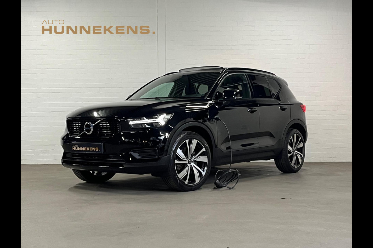 Volvo XC40 T4 R Design | Open dak | Trekhaak | Keyless | Stuur-/Stoel verwarming | Leder/Alcantara