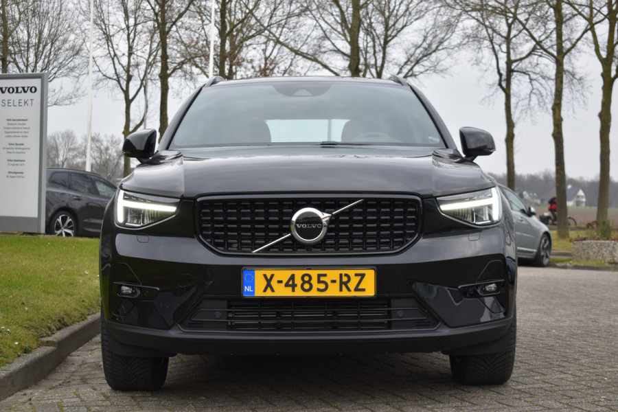 Volvo XC40 T5 262PK Plug-in hybrid Plus Dark | Climate pack | All-season banden |  Achteruitrijcamera | Elektrische voorstoelen met geheugen