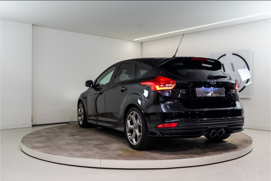 Ford Focus 2.0 ST 251PK | Bull X | HG Tune | Carplay | Leder | Garantie