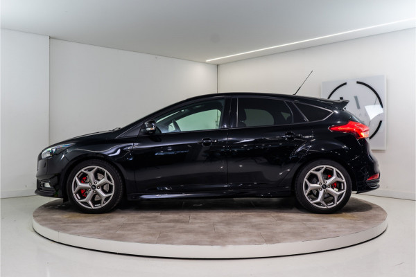 Ford Focus 2.0 ST 251PK | Bull X | HG Tune | Carplay | Leder | Garantie