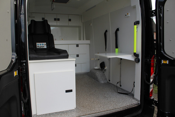 Ford Transit 350 2.0 TDCI 125KW Euro6 Automaat L4H3 Trend RWD ✓ Dubbele Cabine ✓ Medische inrichting ambulance ✓ Buscamper