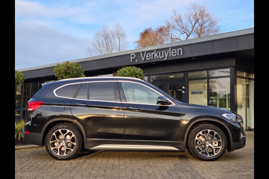 BMW X1 XDRIVE25E X LINE I SPORTSTOELEN I TREKHAAK I HEAD UP I