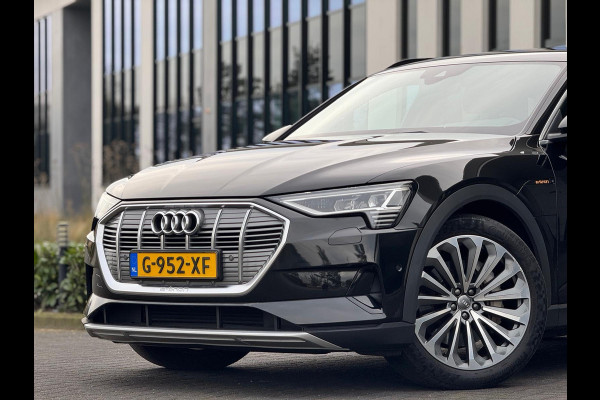 Audi e-tron E-tron 55 quattro 95 kWh S-LINE, 21 inch, 1/2 leder,trekhaak, 1e eigenaar, nl auto met nationale auto pas