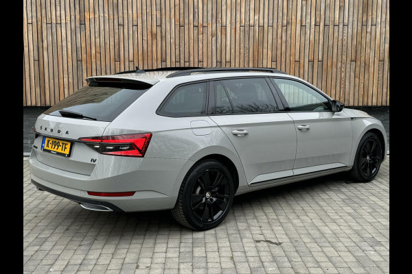 Škoda Superb Combi 1.4 TSI iV Sportline Automaat | Panoramadak | Trekhaak uitklapbaar | Groot navigatiesysteem | Achteruitrijcamera | LED ver