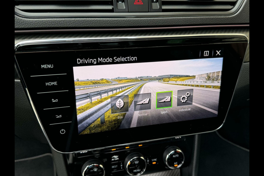 Škoda Superb Combi 1.4 TSI iV Sportline Automaat | Panoramadak | Trekhaak uitklapbaar | Groot navigatiesysteem | Achteruitrijcamera | LED ver