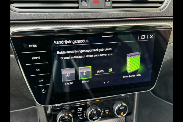 Škoda Superb Combi 1.4 TSI iV Sportline Automaat | Panoramadak | Trekhaak uitklapbaar | Groot navigatiesysteem | Achteruitrijcamera | LED ver