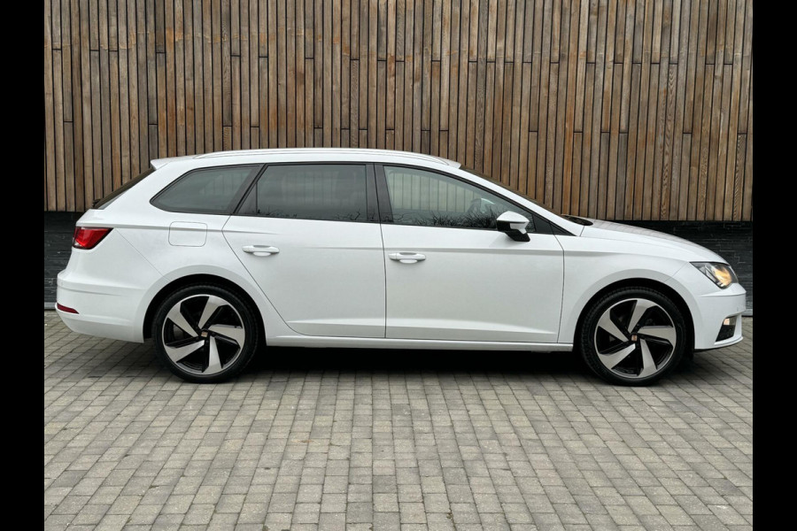 Seat León ST 1.4 EcoTSI Business Intense Automaat | Alcantara bekleding | Seat Sound | Apple CarPlay | Navigatiesysteem | Cruise Control | Cl