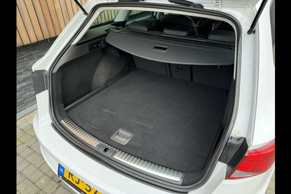 Seat León ST 1.4 EcoTSI Business Intense Automaat | Alcantara bekleding | Seat Sound | Apple CarPlay | Navigatiesysteem | Cruise Control | Cl