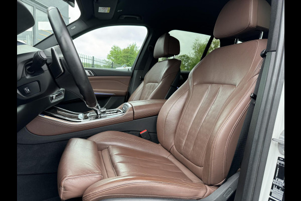 BMW X5 xDrive40i High Executive 7p. Navi,Clima,Cruise Adaptief,Leder,Camera,LM Velgen 22'',Stoelverwarming,341pk