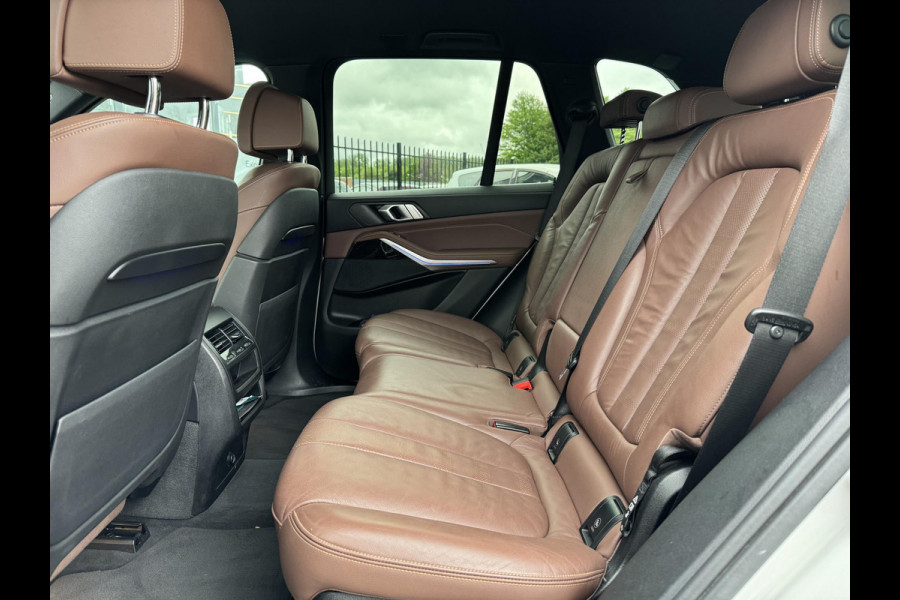 BMW X5 xDrive40i High Executive 7p. Navi,Clima,Cruise Adaptief,Leder,Camera,LM Velgen 22'',Stoelverwarming,341pk