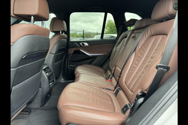 BMW X5 xDrive40i High Executive 7p. Navi,Clima,Cruise Adaptief,Leder,Camera,LM Velgen 22'',Stoelverwarming,341pk