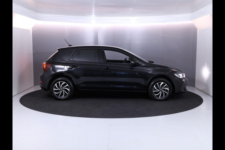 Volkswagen Polo 1.0 TSI Life 95 pk | Private lease vanaf € 469,- pm | Verlengde garantie | Navigatie via App | Parkeersensoren | Achteruitrijcamera | Adaptieve cruise control | Stoelverwarming |