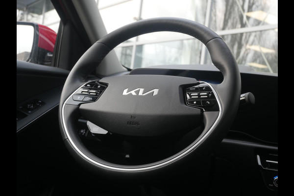 Kia Niro EV DynamicPlusLine 64.8 kWh | Clima | Carplay | Camera | Schuif-kanteldak |