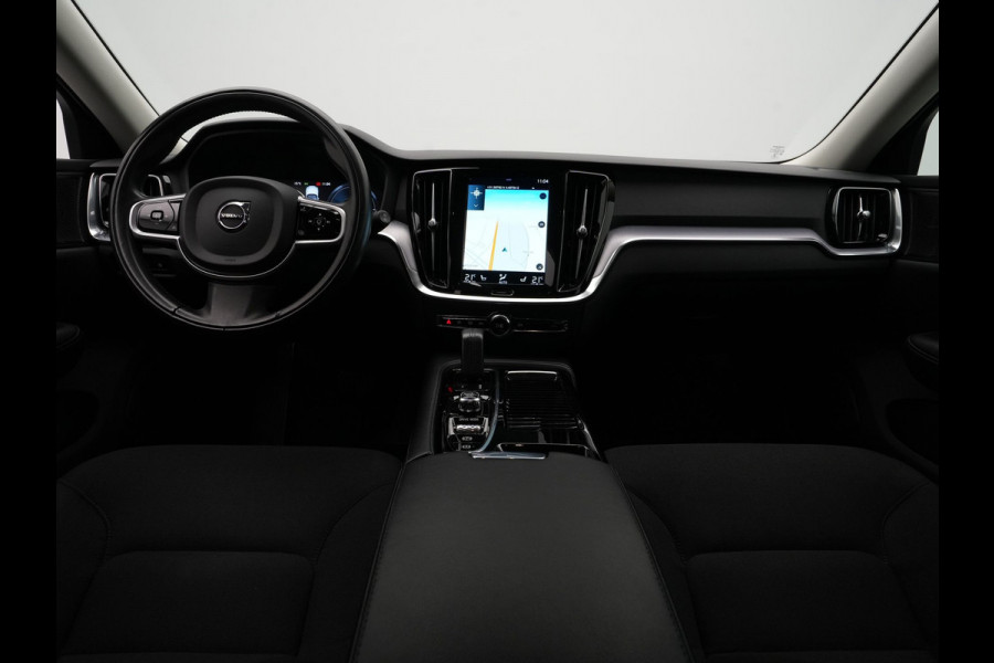 Volvo V60 2.0 T6 Recharge AWD Navigatie Wegkl. trekhaak Stoelverwarming Acc Harman/Kardon 185