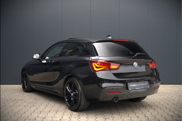 BMW 1-serie 118i Edition M-Sport Shadow High Executive | Harman Kardon | Panoramadak | Stoelverwarming | Stuurverwarming | Keyless | Camera | Navigatie | Shadowline | DAB | PDC |