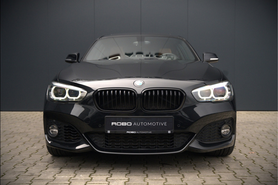 BMW 1-serie 118i Edition M-Sport Shadow High Executive | Harman Kardon | Panoramadak | Stoelverwarming | Stuurverwarming | Keyless | Camera | Navigatie | Shadowline | DAB | PDC |