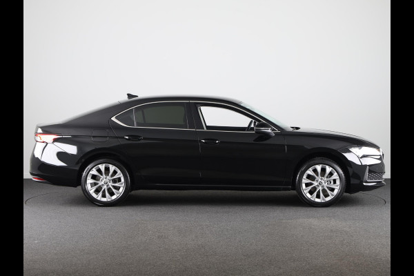 Škoda Superb Busines Edition m-HEV 1.5 TSI 150 pk 7 versn. DSG Škoda Superb First Edition m-HEV 1.5 TSI 150 pk 7 versn. DSG | Lounge | 18 inch | Trekhaak wegklapbaar