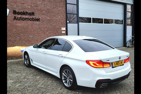 BMW 5 Serie 530e xDrive M-sport, Massage, ACC, HUD, Camera, Stuurverwarming