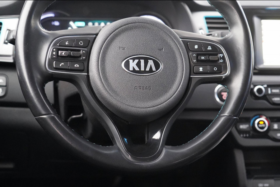 Kia e-Niro DynamicLine 64 kWh / Navigatie / Incl. BTW / Trekhaak / Climate / Cruise Control