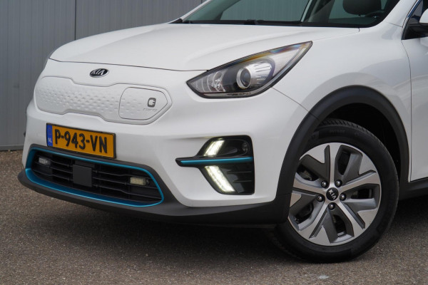 Kia e-Niro DynamicLine 64 kWh / Navigatie / Incl. BTW / Trekhaak / Climate / Cruise Control