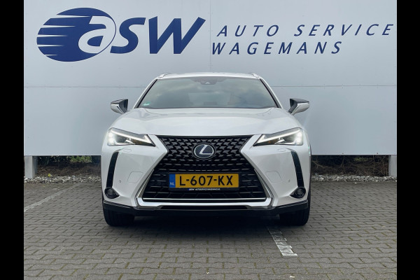 Lexus UX 250h Business Line | Trekhaak | Parelmoer | CarPlay | Camera | LED | ACC