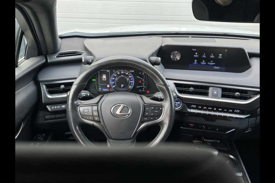 Lexus UX 250h Business Line | Trekhaak | Parelmoer | CarPlay | Camera | LED | ACC