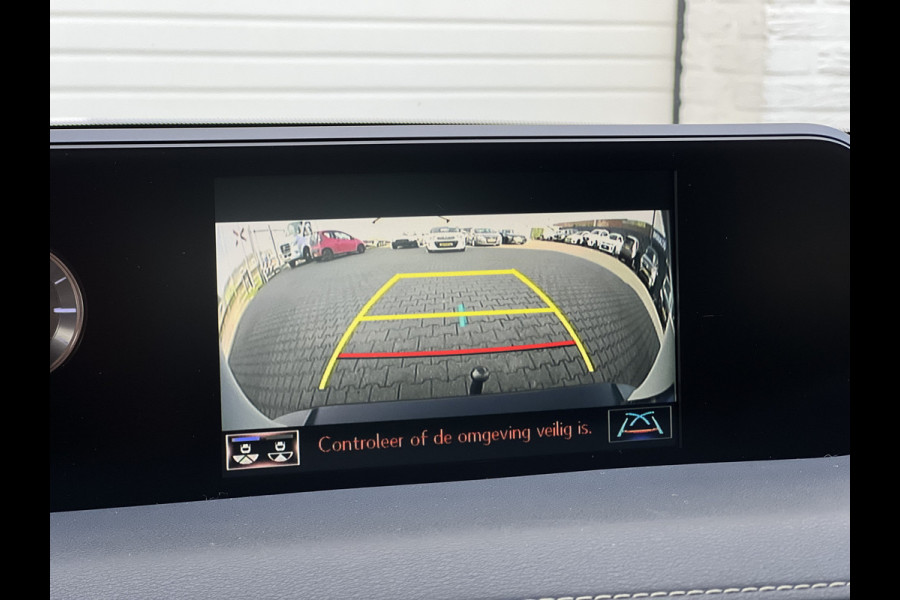 Lexus UX 250h Business Line | Trekhaak | Parelmoer | CarPlay | Camera | LED | ACC