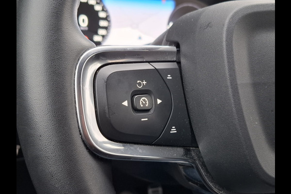 Volvo XC40 T5 Recharge R-Design Plug In Hybrid 262pk PHEV | Alcantara Sportstoelen Memory | Adaptive Cruise | Harman Kardon | Pilot Assist | Virtual | Navigatie | Apple Carplay | Camera | DAB | Stoel & Stuurverwarming |