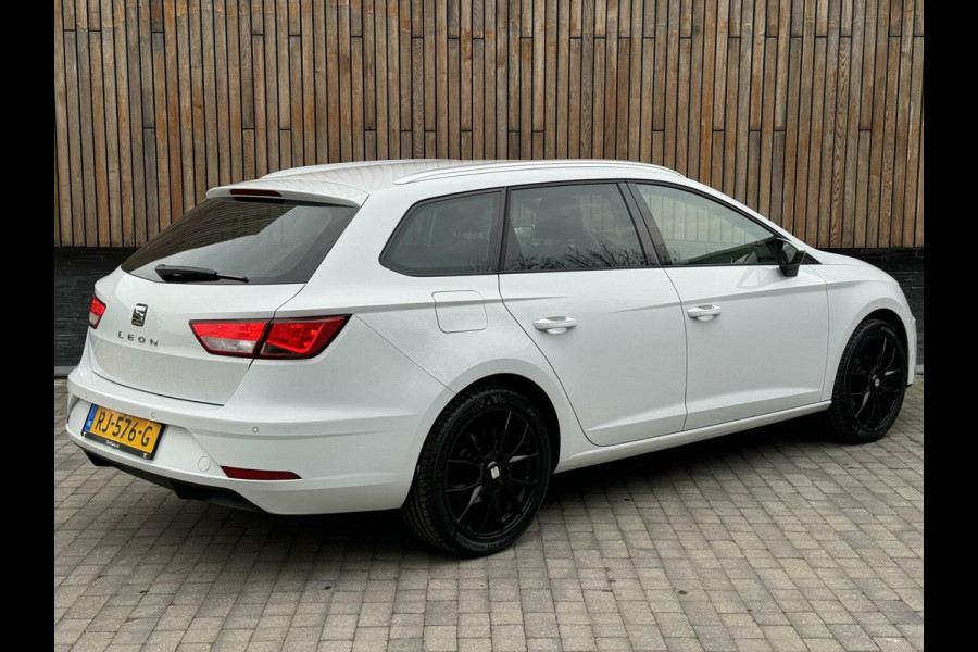 Seat León ST 1.4 EcoTSI Business Intense Automaat | Alcantara bekleding | Seat Sound | Apple CarPlay | Navigatiesysteem | Cruise Control | Cl