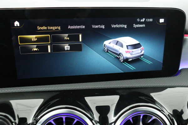 Mercedes-Benz A-Klasse 250e AMG Night | Stoelverwarming | Carplay | Sfeerverlichting | Widescreen | Leder/Alcantara | Full LED | Navigatie | Camera | Park Assist