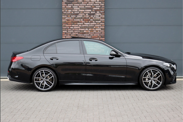 Mercedes-Benz C-Klasse 300 4MATIC AMG Line Aut9 | Panoramadak | Distronic+ | Digital Light | Burmester | Trekhaak | Memory | Augmented Reality | Leder | Rijassistentiepakket | Keyless Go |