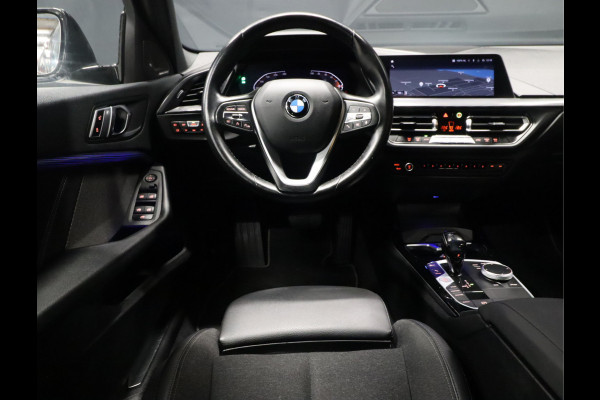 BMW 1-serie 118i Sportline [SCHUIFKANTELDAK, APPLE CARPLAY, ANDROID, CAMERA, HARMAN KARDON, LED, PARKEERSENSOR V+A, CRUISE, NIEUWSTAAT]