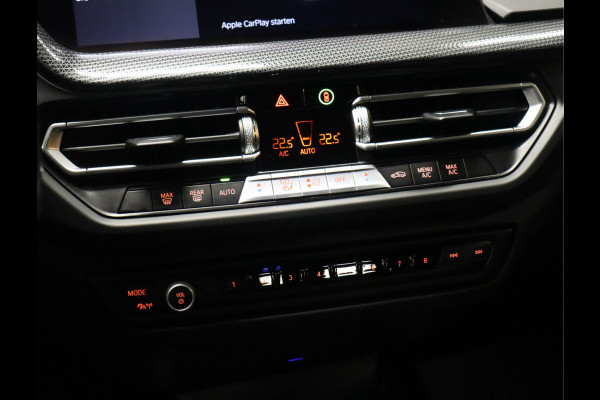 BMW 1-serie 118i Sportline [SCHUIFKANTELDAK, APPLE CARPLAY, ANDROID, CAMERA, HARMAN KARDON, LED, PARKEERSENSOR V+A, CRUISE, NIEUWSTAAT]